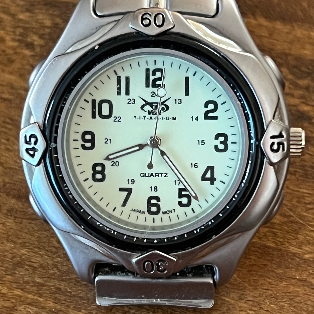 Volt titanium Quartz Men's Watch with Cream Dial